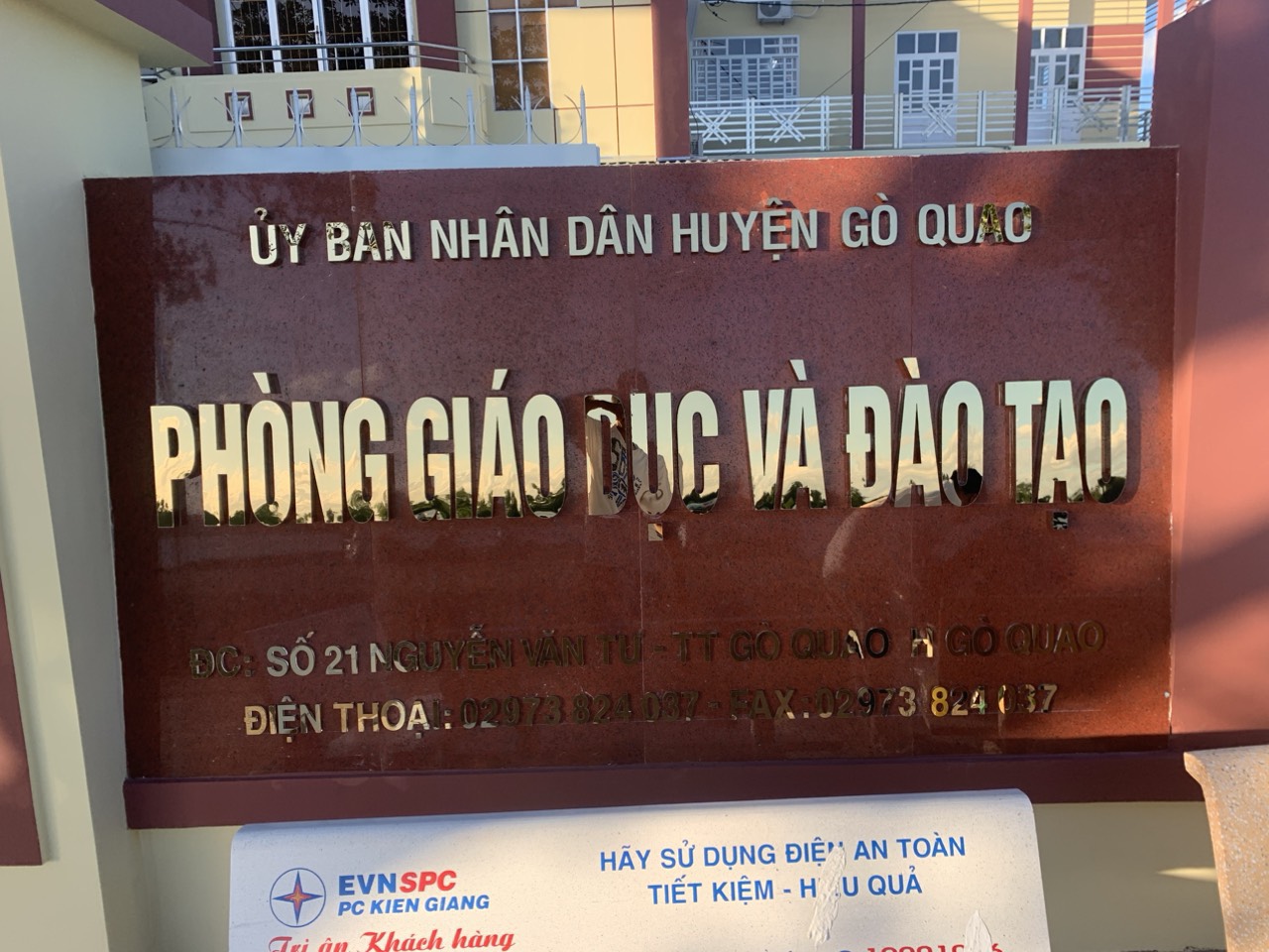 Bảng hiệu chữ nổi